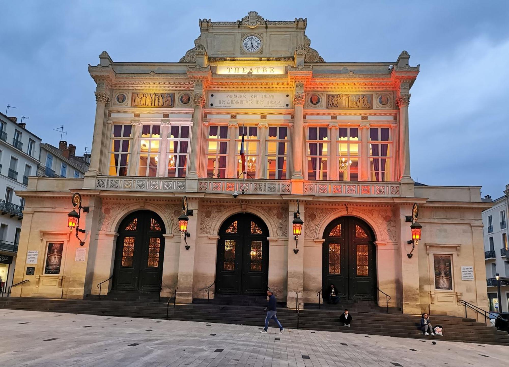 Confortable Appart 1Er Etage Centre Ville Netflix Béziers Buitenkant foto